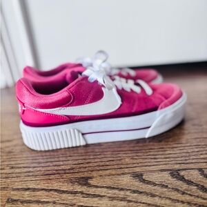 **SOLD** Nike Women’s Court Legacy Lift Sneakers